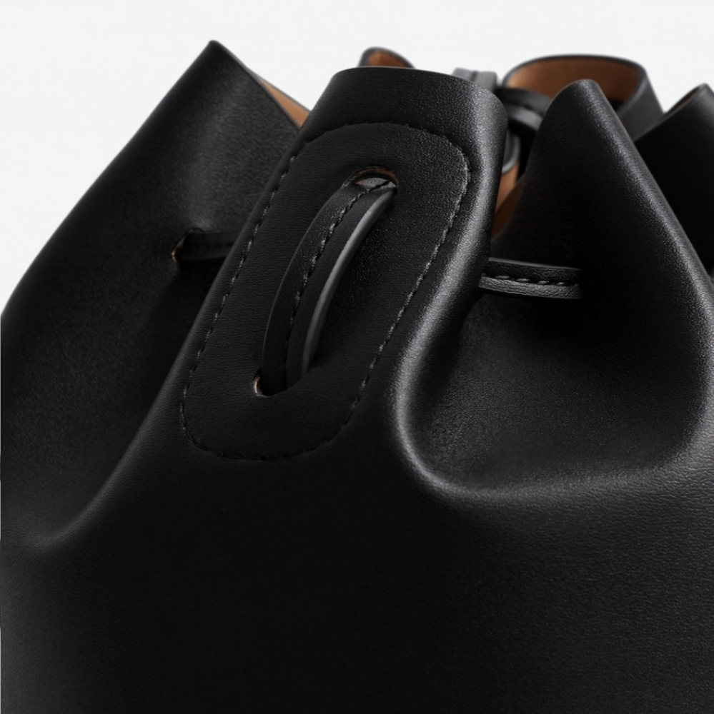 🔥🔥SOLD!🔥🔥 Mango bucket bag - Picture 9 of 14